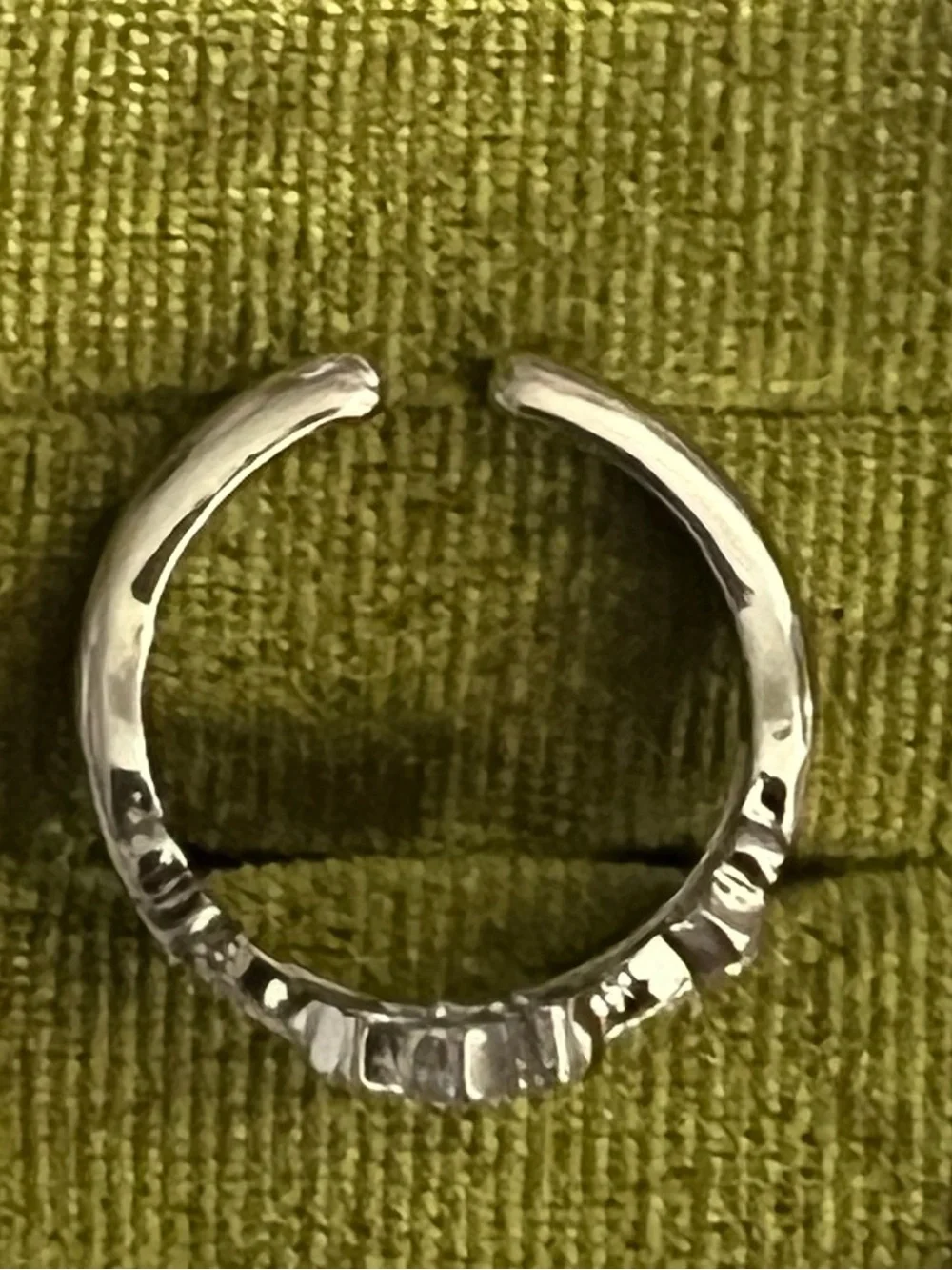 Vintage Design Silver Cross w/ Intricate Detail Stainless Steel Open Band Size 6